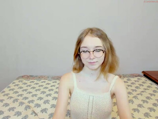 sweetiewow chaturbate beautiful chick divinely caresses charms