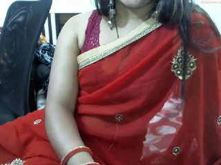 indiancpl chaturbate modest model posing in fries