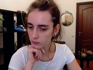 emiliarails chaturbate cool skinny rubs her lips sex