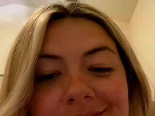 mysticbeing manyvids onlyfans sultry whore naughty with a vibrator