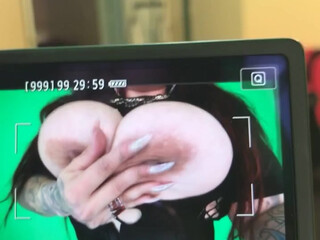 misspoisonxxx manyvids onlyfans irresistible female posing in lingerie