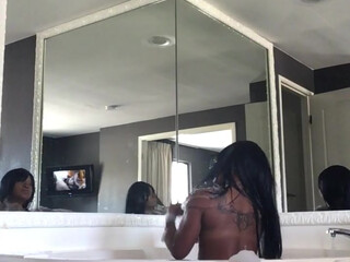idreamofdmonroe manyvids onlyfans cute slut caresses beautiful tits
