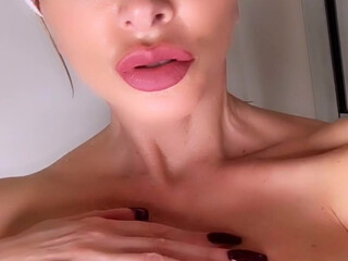 misslyndaleigh manyvids onlyfans a young queen fucks both holes