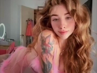 coconutkitty manyvids onlyfans slim blonde beauty poses in underwear