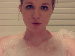 messyjessie  manyvids onlyfans hot babe gently jerks pussy