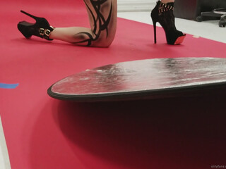 insanelyvain manyvids onlyfans lustful babe caresses herself with fingers