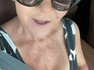 janetmasonxxx manyvids onlyfans plump little devil gently massages pussy