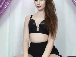 brooklogan manyvids onlyfans hot bitch posing in lingerie