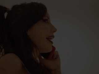 amiamiley manyvids onlyfans busty blonde is sucking a pussy