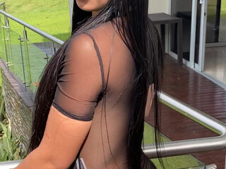 lunacurvz manyvids onlyfans slim mulatto dancing erotic dance