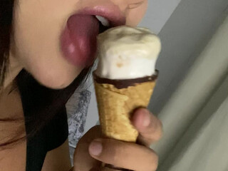 reneegracie manyvids onlyfans cute chick cool teasing the vagina