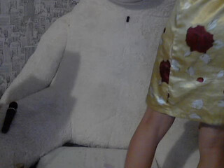 Iskorka courtesan takes off her tights