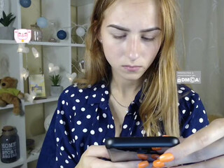 MollyMae cool girl masturbates anus