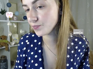 MollyMae beautiful ladies masturbate