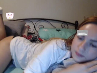 MollyMae black-haired slut takes a shower