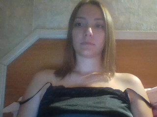 YUMMYXS sexy babe caresses fingers