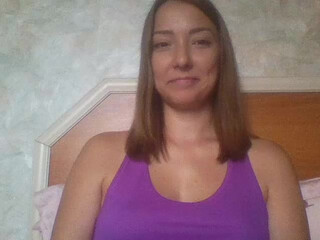 YUMMYXS beautiful bitch - deliciously jerks off her cunt