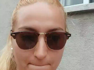 albitaconeja69 gorgeous babe dancing striptease