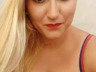 albitaconeja69 magnificent prankster shows herself naked on the street