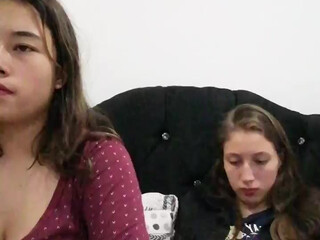 algodondeazucar hot chick with big booty poses in lingerie