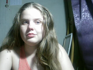 alicepussy teen slut fingers her crevices