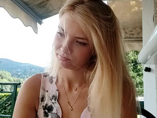 AnastasiaAnies Smart brunette