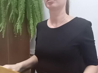 bisekstrisa hot brunette girl gently masturbates cunt