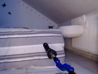 blueeye girl cute slut jerks her pussy on people