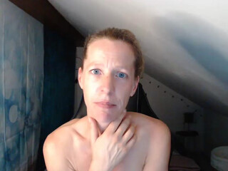 blueeye girl 06 august 2020