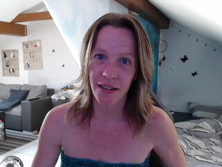 blueeye girl busty kitty sucking penis