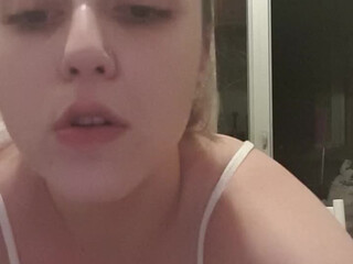 giahot1 appetizing pussy posing in some stockings