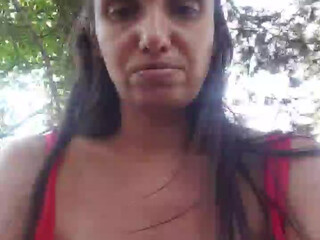 gija pretty hottie fucks herself