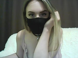 IceFire77713 whore model pulls pussy