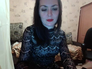 Ingrid777 mama is cumming heavily