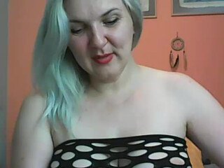 irma2 delightful beauty fucks a shaved vagina