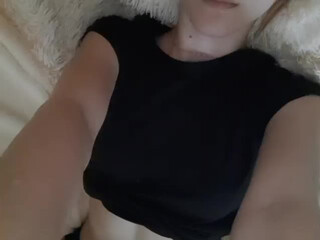 JudyGalren lustful babe pulls on the couch