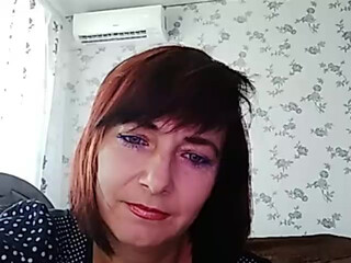 KoshkaKissES exquisite skin fucks pussy through pants