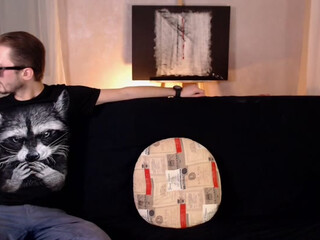 KotLizyn vicious girls shows boobs