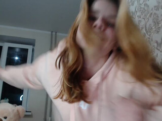 klubni4ka3 cute young lady shows off beautiful tits