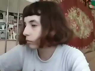 kotik19pochka modest model posing in fries