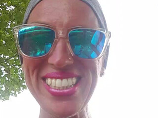 ladyblue mature bitch fucks both slots hard