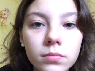 KusyaSexy hot bitch passionately pulls pussy