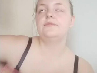 larasexgirl 28 February 2020