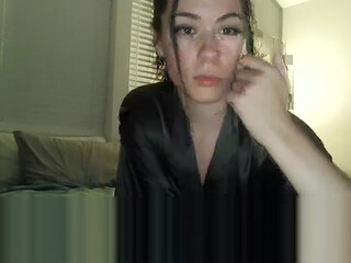 lilms aspen Dark-haired chick