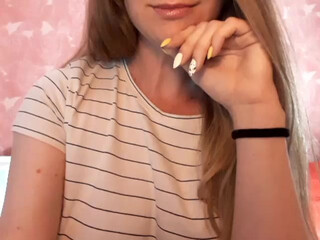 Malinkae Cute brunette