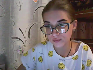 malvinella slim bitch jerks off with sex toys