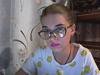 malvinella gorgeous jerks off a banana and cums.