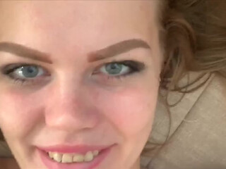 mariannaa girl in stockings shows juicy ass