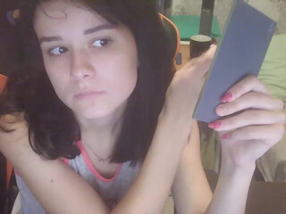 Mila18777 yelling from violent orgasm