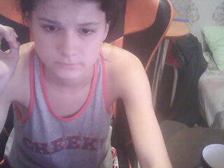 Mila18777 lady performs a gorgeous striptease